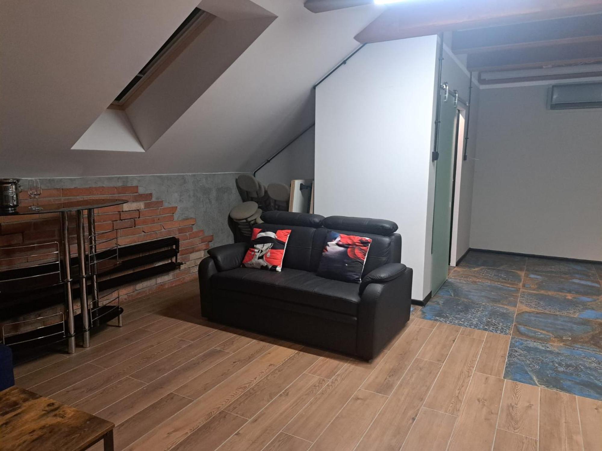 Stodola Apartment *